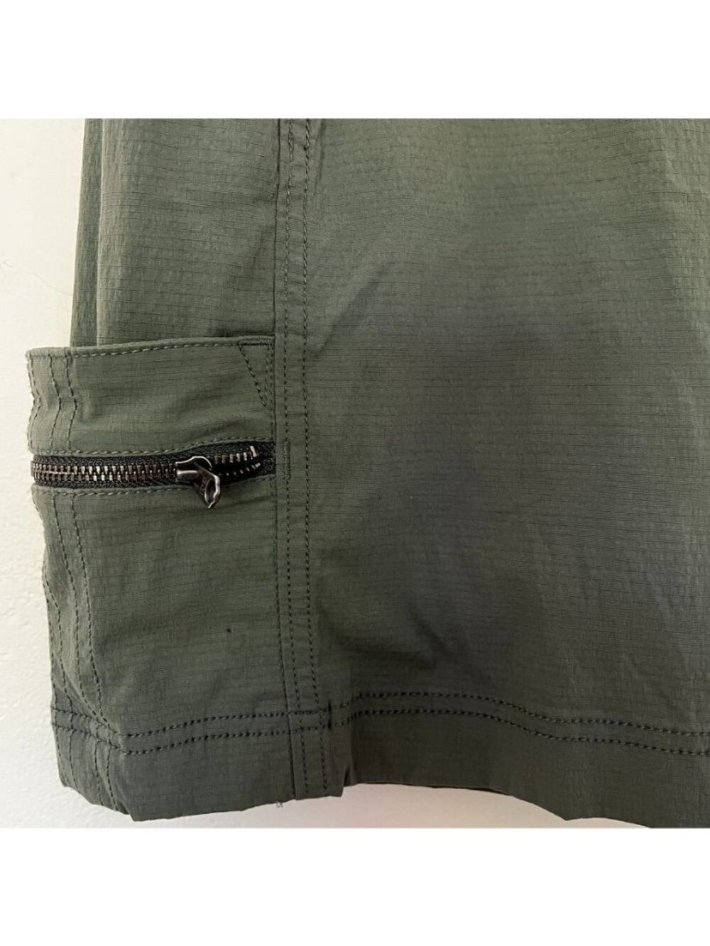 Vtg Athleta Trekkie Skort Olive Green 10 Cargo Zip Pockets Gorpcore Athleisure - Picture 3 of 10
